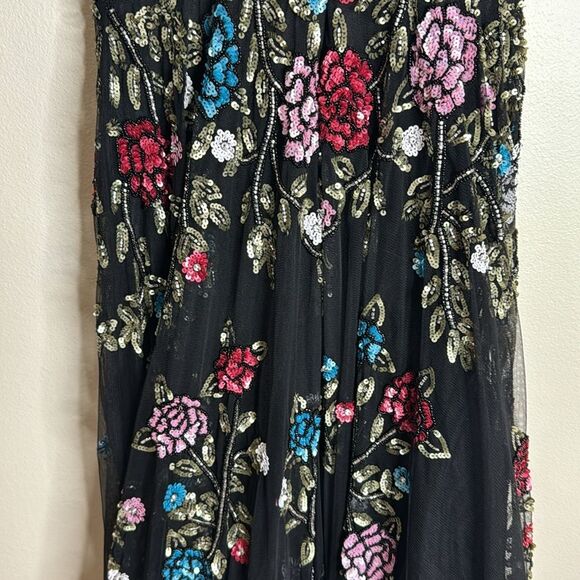 Mac Duggal EMBELLISHED FLORAL SEQUIN GOWN in black size 6 ladies 5400 style - Picture 10 of 14